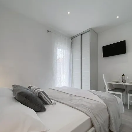 Apartments Paladin Makarska Exterior photo