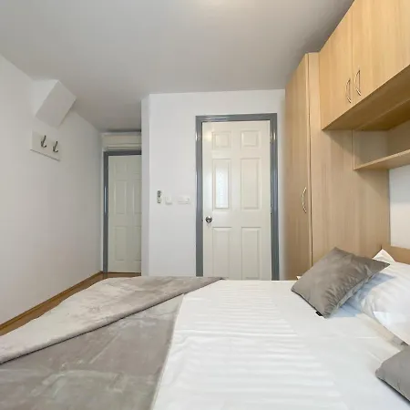 Apartments Paladin Makarska Exterior photo