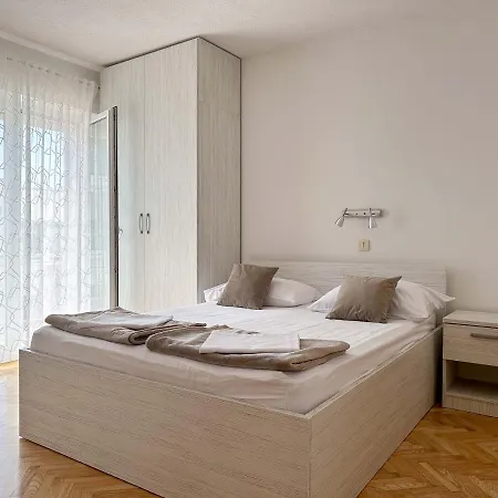Apartments Paladin Makarska Exterior photo
