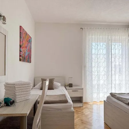 Apartments Paladin Makarska Exterior photo