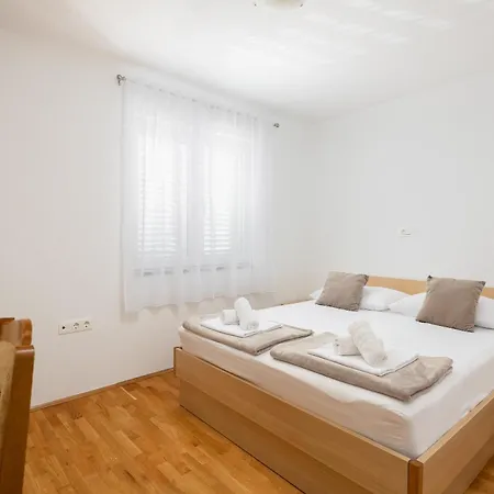 Apartments Paladin Makarska Exterior photo