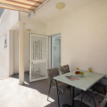 Apartments Paladin Makarska Exterior photo