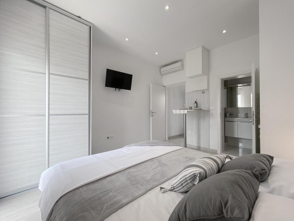 Paladin Apartment *